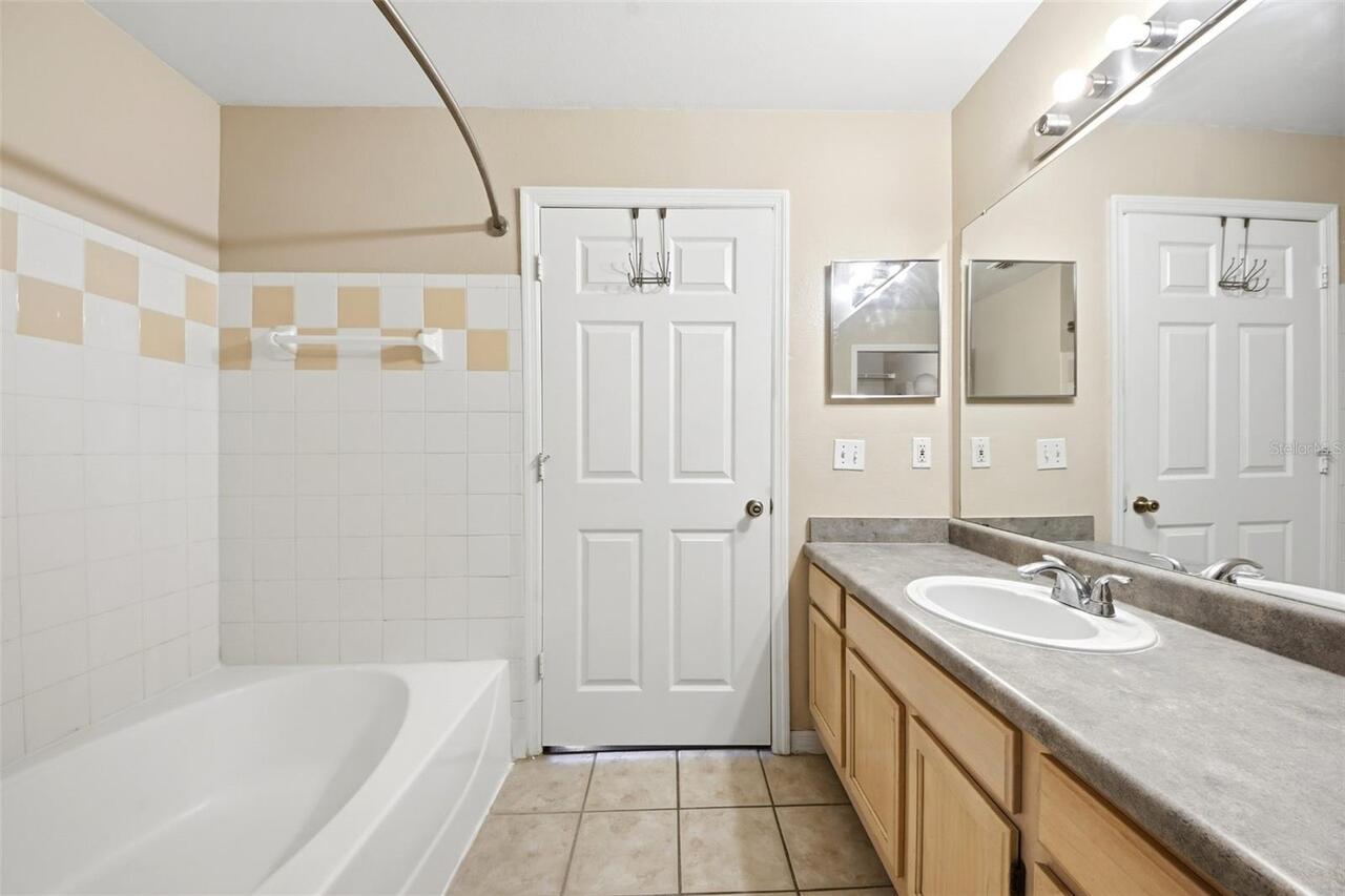 Listing Photo 11