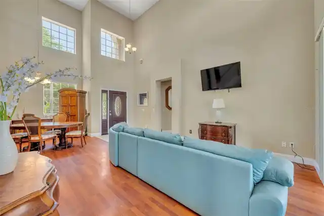 Listing Photo 8