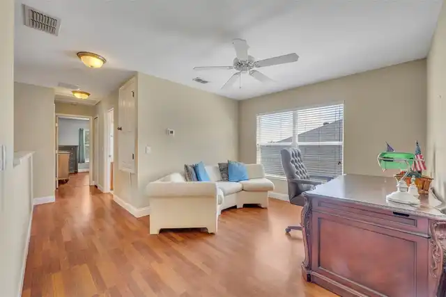 Listing Photo 16