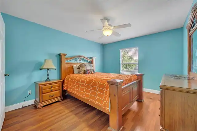 Listing Photo 18