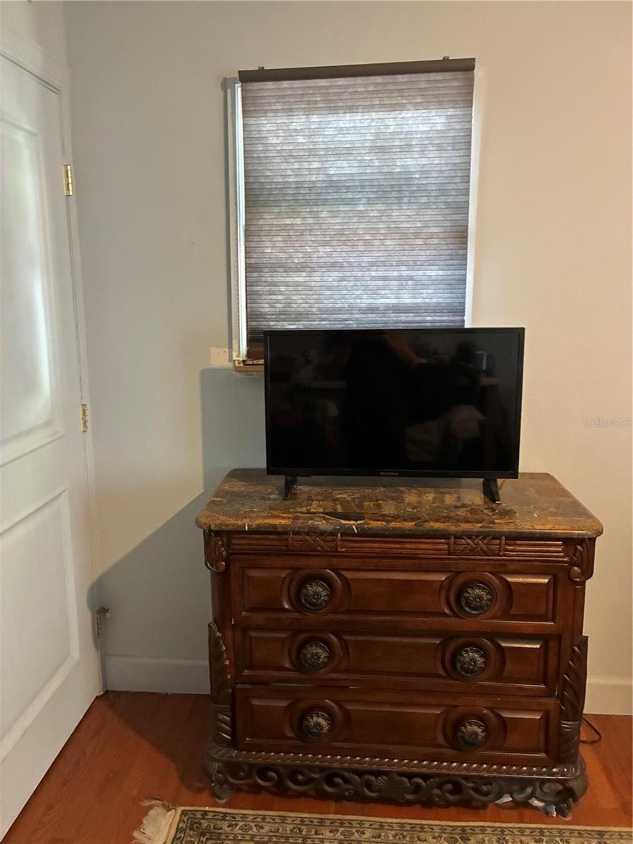 Listing Photo 6