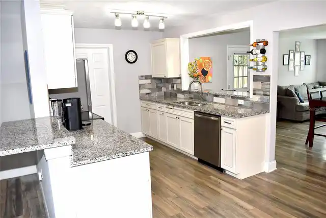 Listing Photo 7