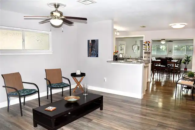 Listing Photo 9
