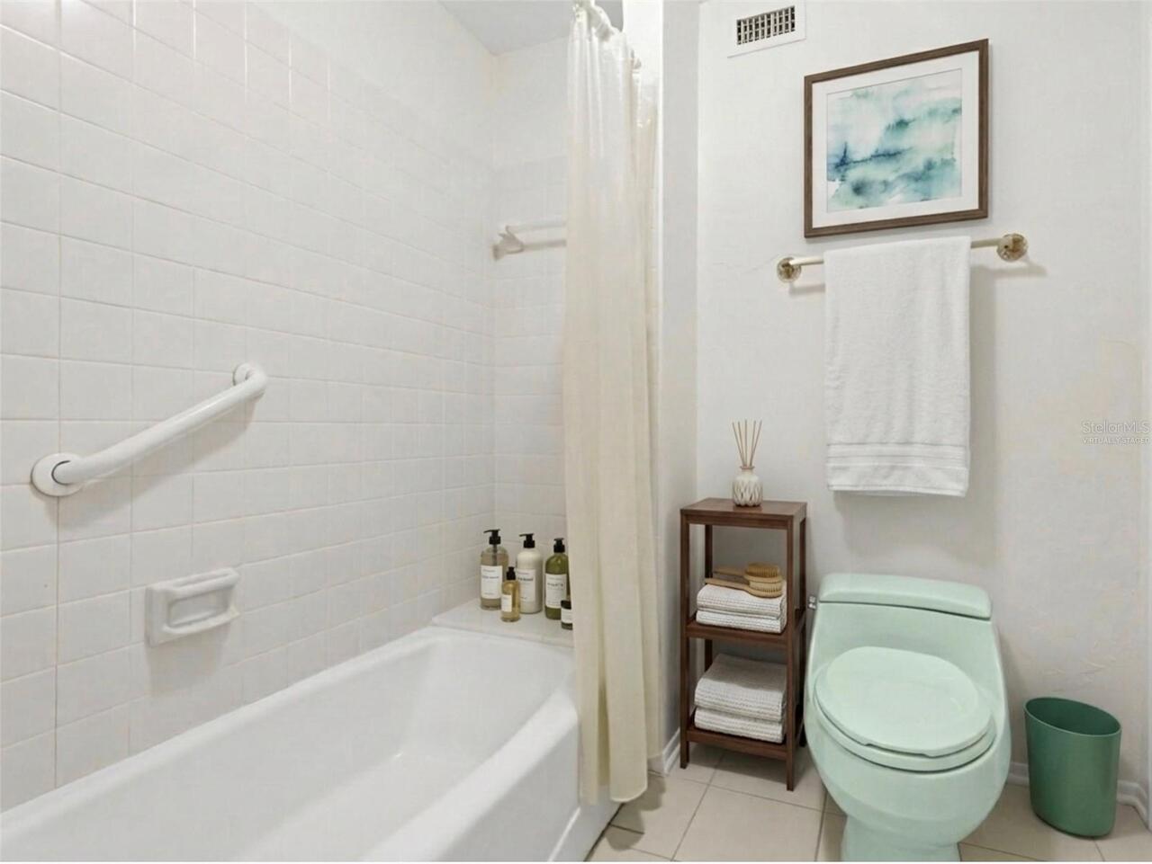Listing Photo 8