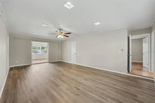 Listing Photo 10
