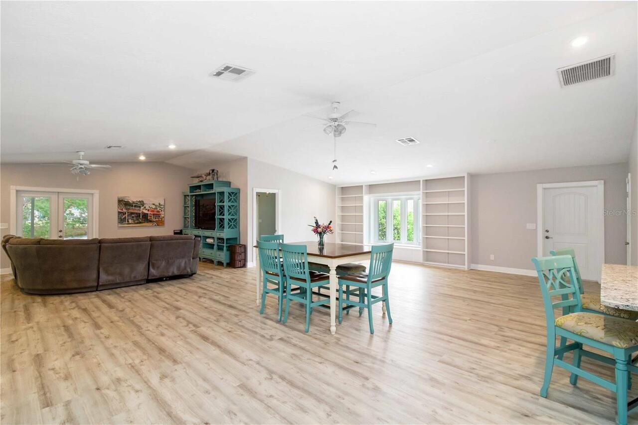 Listing Photo 17