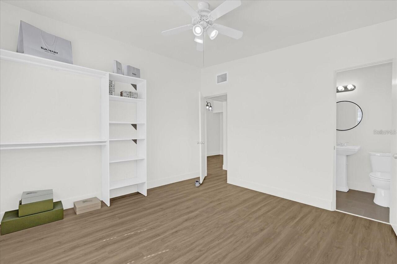 Listing Photo 14