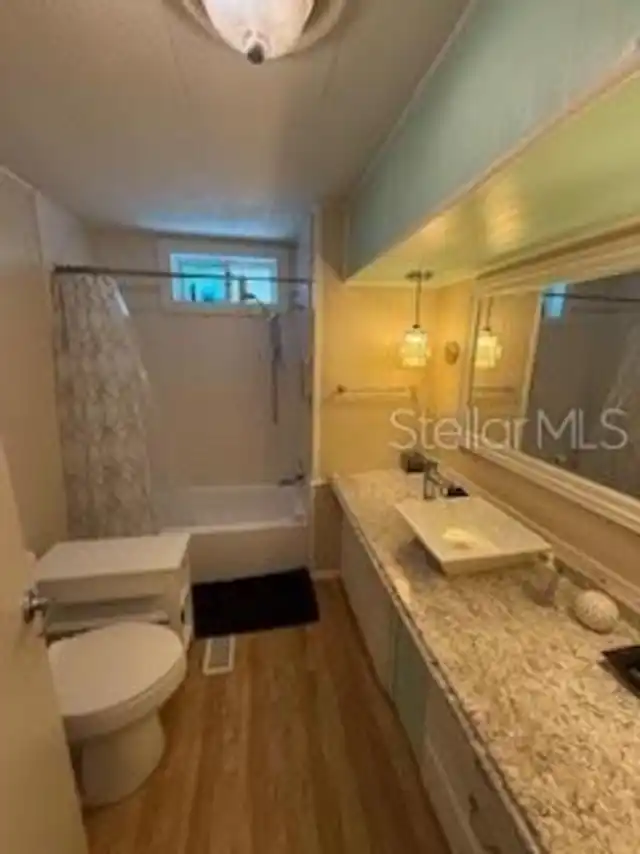 Listing Photo 11