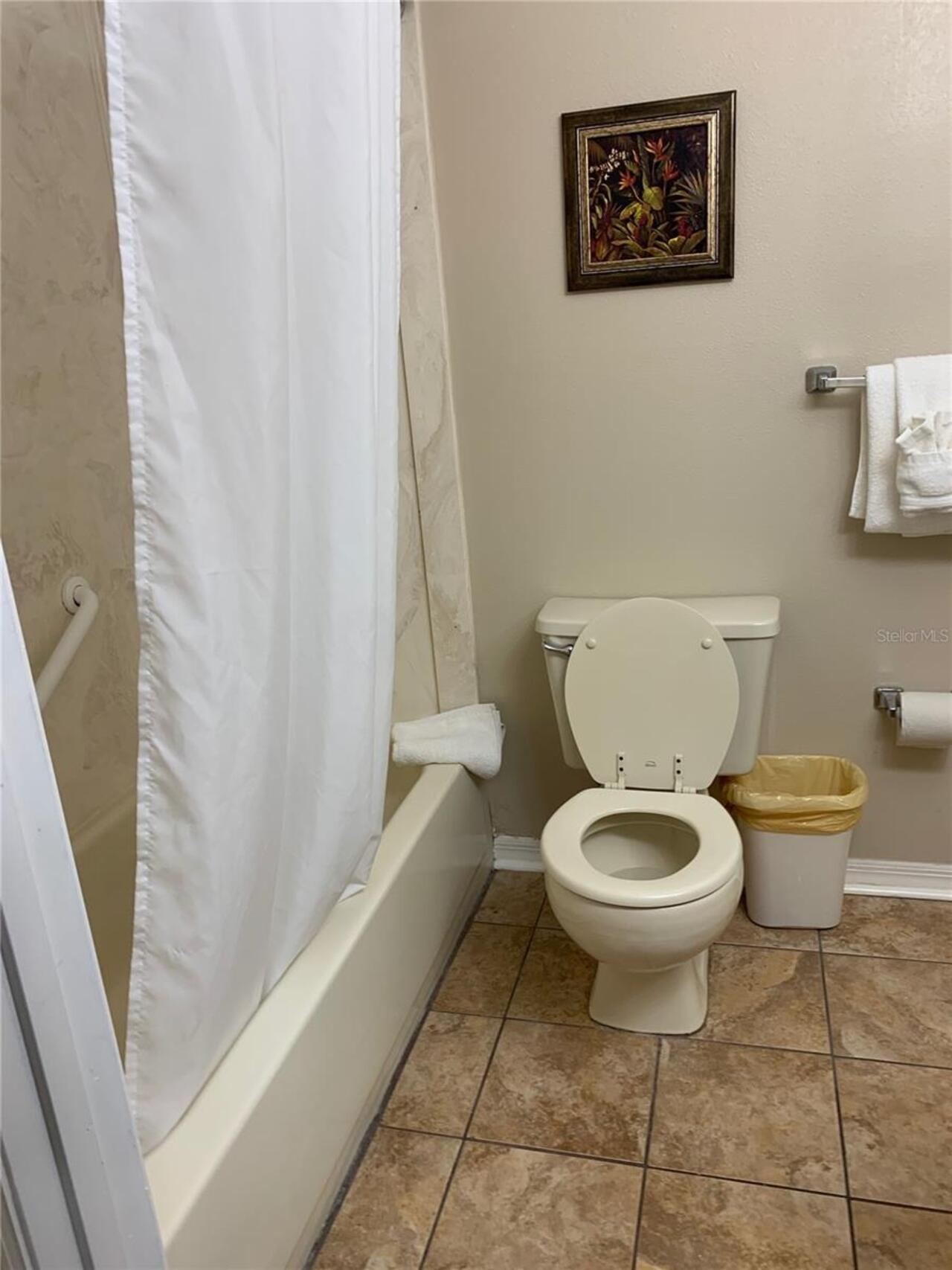 Listing Photo 11