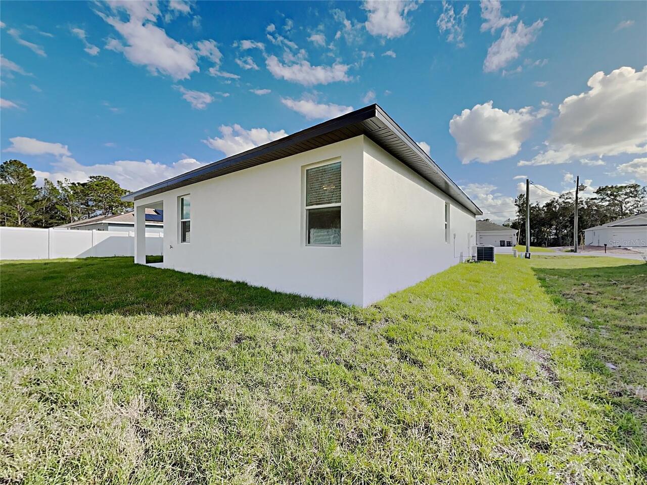 Listing Photo 16