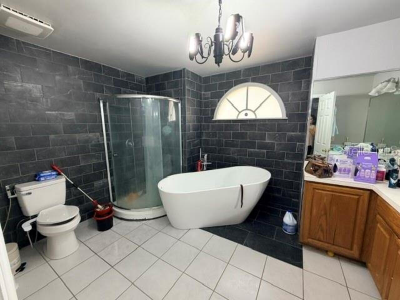 Listing Photo 10