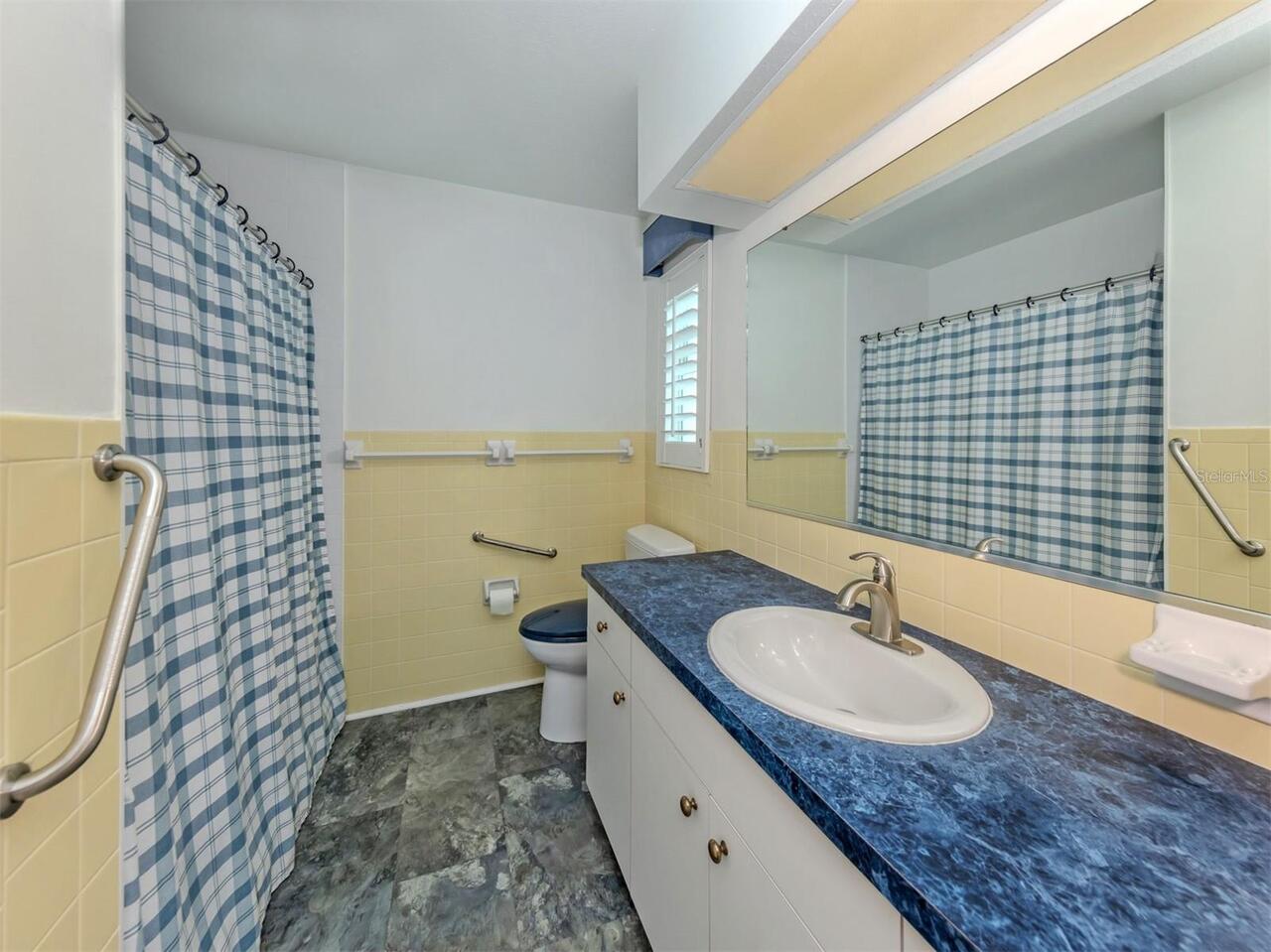 Listing Photo 17