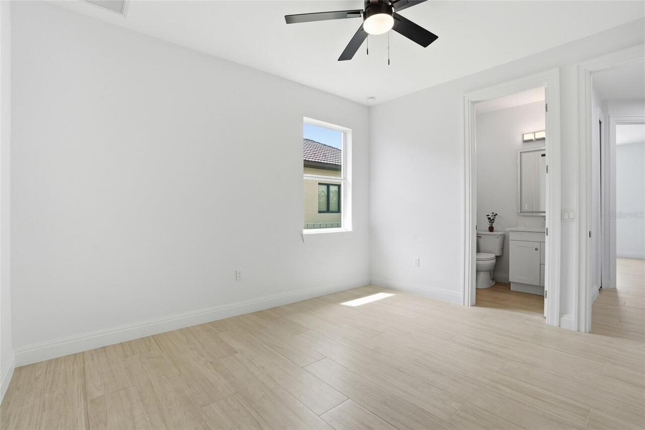Listing Photo 33