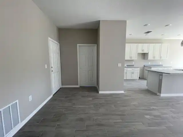 Listing Photo 14