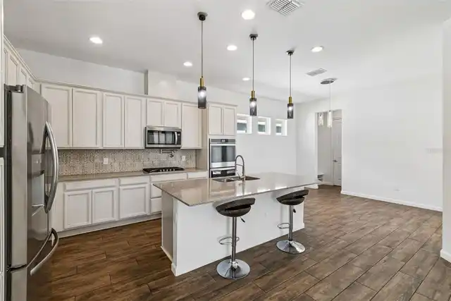 Listing Photo 18
