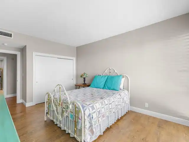 Listing Photo 24