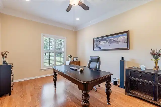 Listing Photo 12