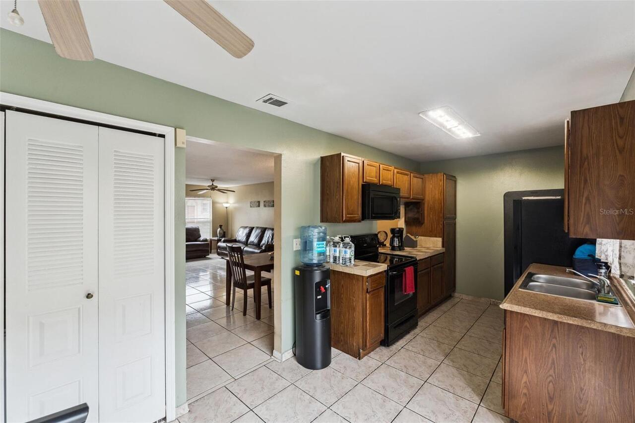 Listing Photo 12