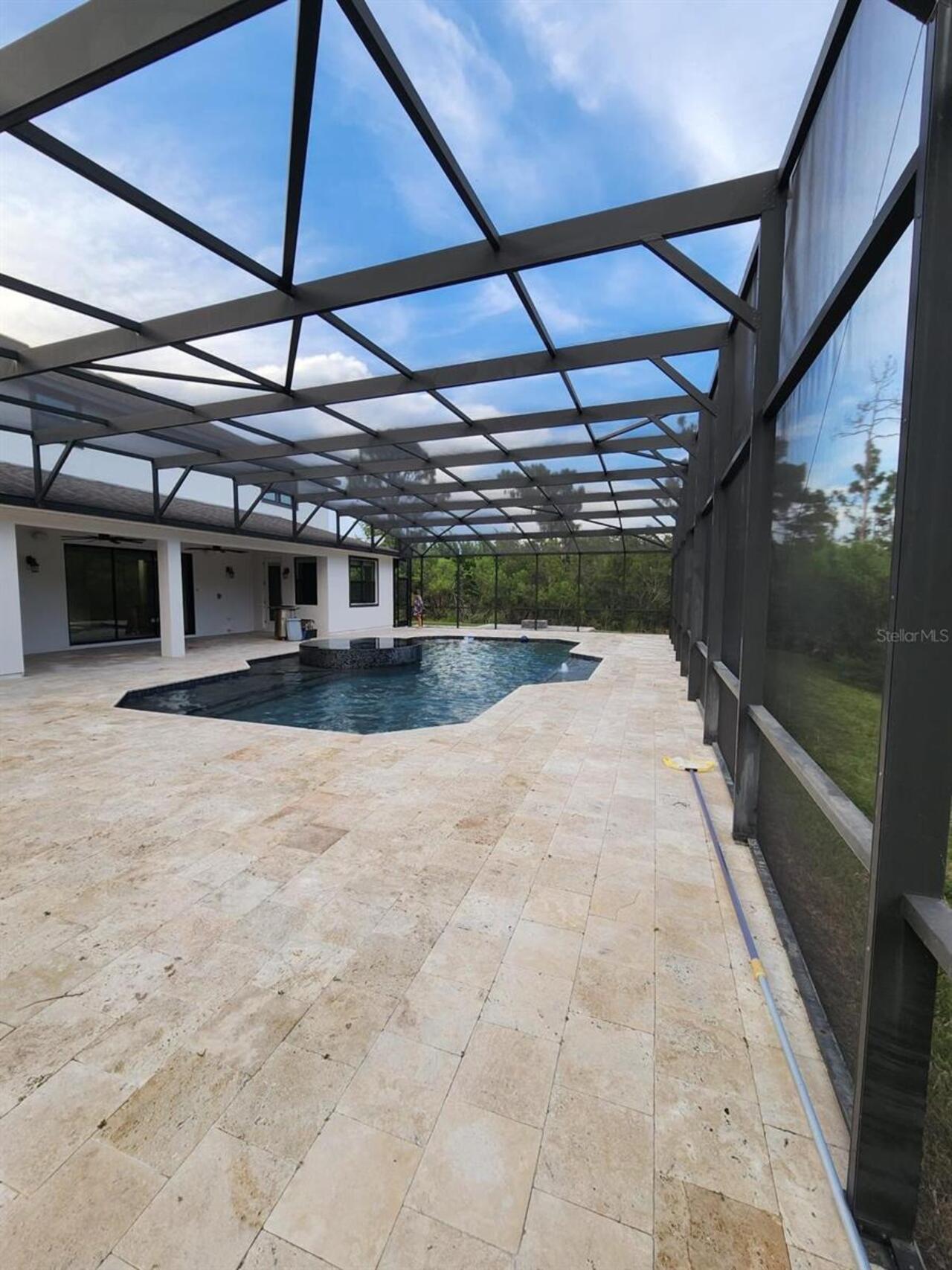Listing Photo 11