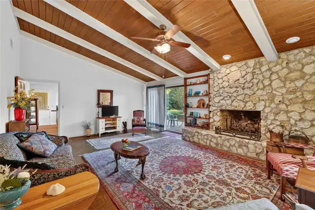 Listing Photo 17