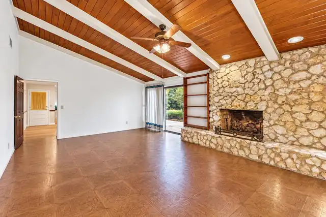 Listing Photo 18