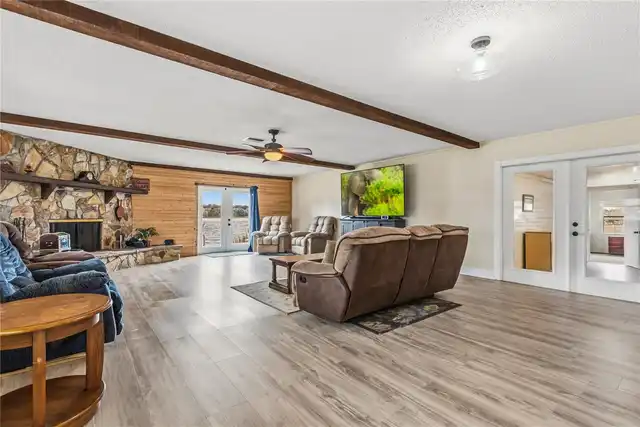 Listing Photo 11