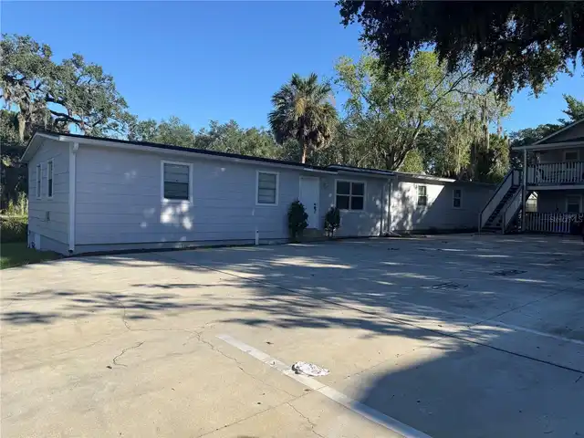 Listing Photo 9