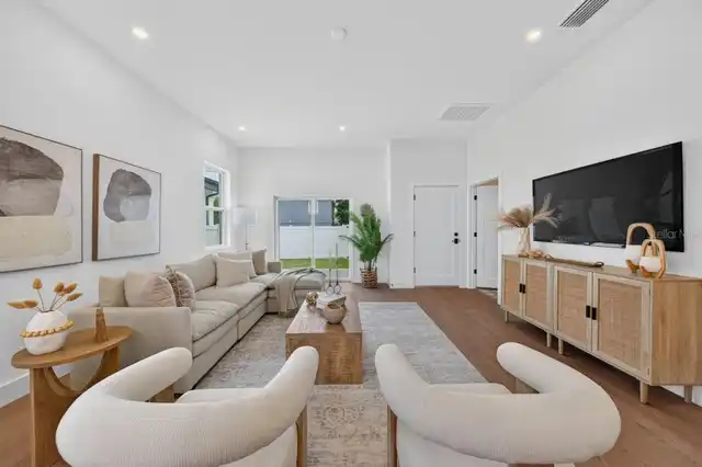 Listing Photo 12