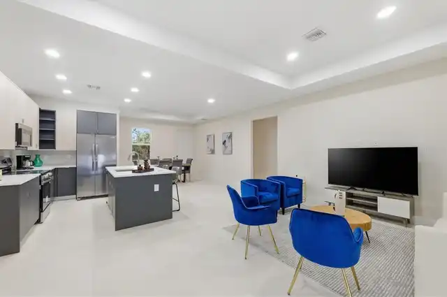 Listing Photo 9