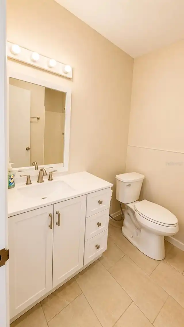 Listing Photo 12