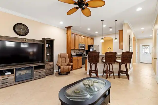 Listing Photo 7