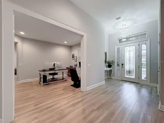 Listing Photo 10