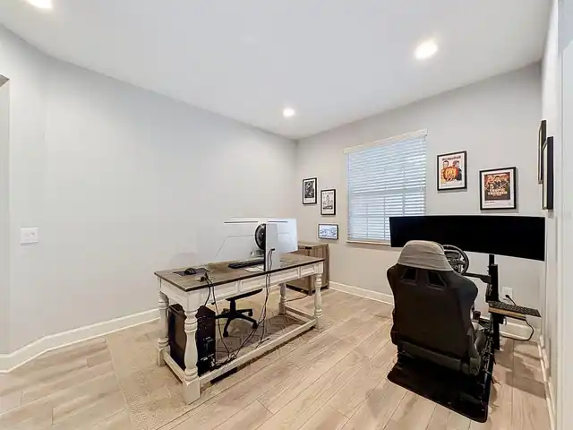 Listing Photo 11