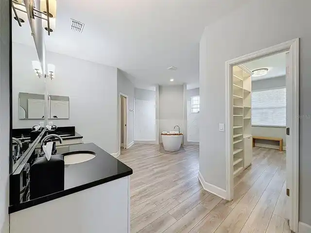 Listing Photo 29