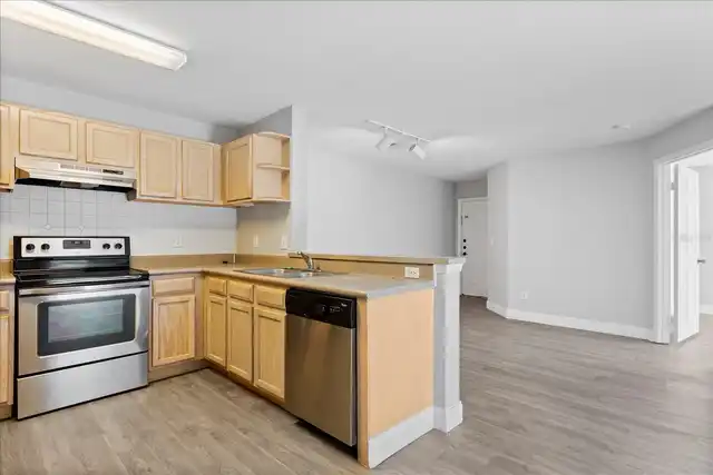 Listing Photo 16