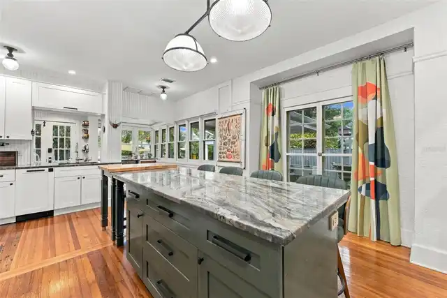 Listing Photo 12