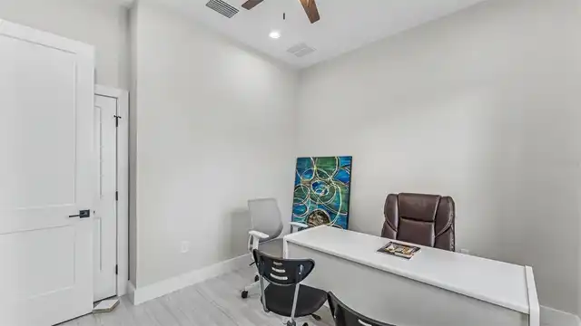 Listing Photo 9