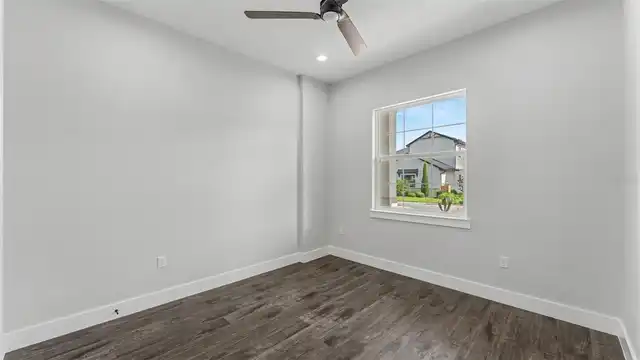 Listing Photo 32