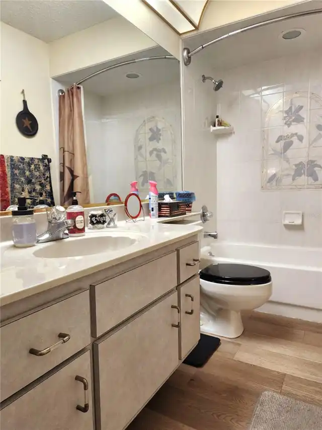 Listing Photo 18