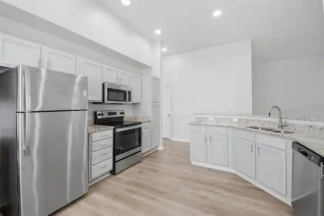 Listing Photo 10