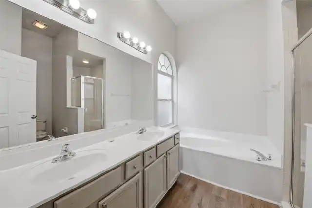 Listing Photo 18