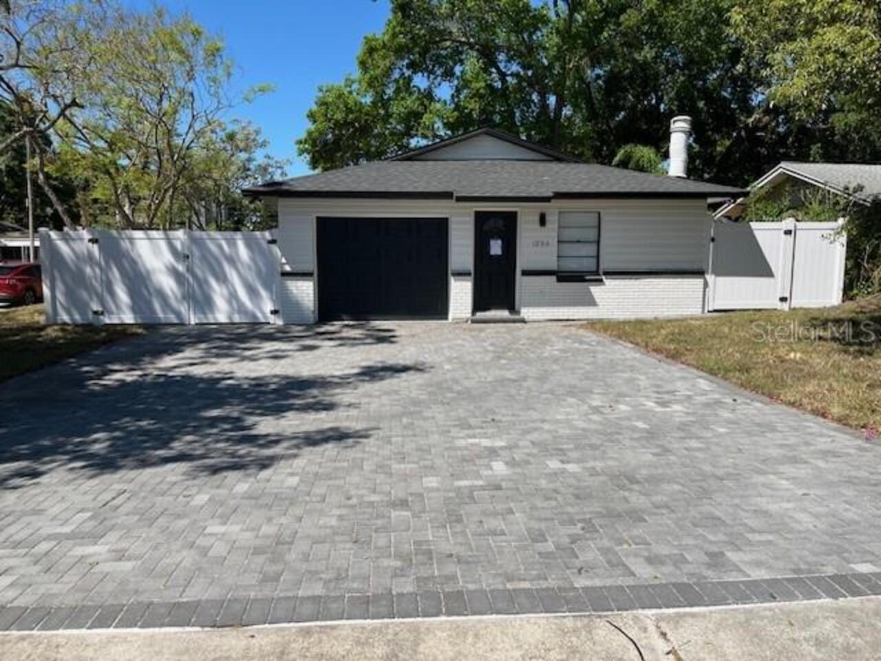 Listing Photo 11