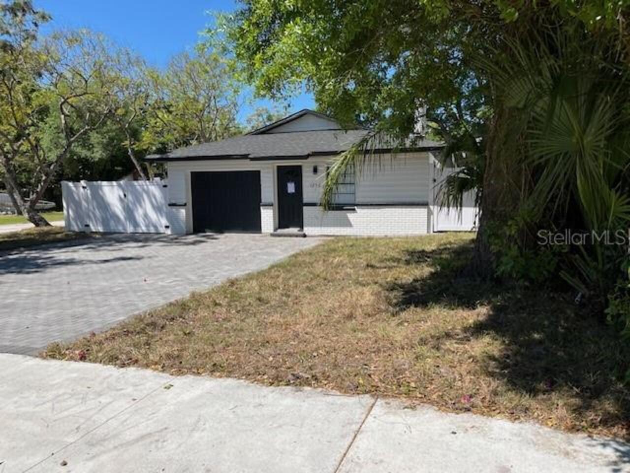 Listing Photo 12