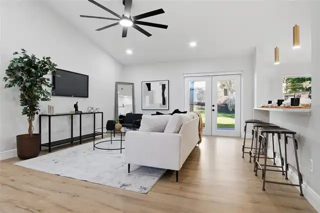 Listing Photo 18