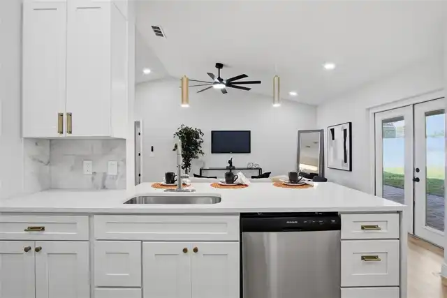 Listing Photo 15