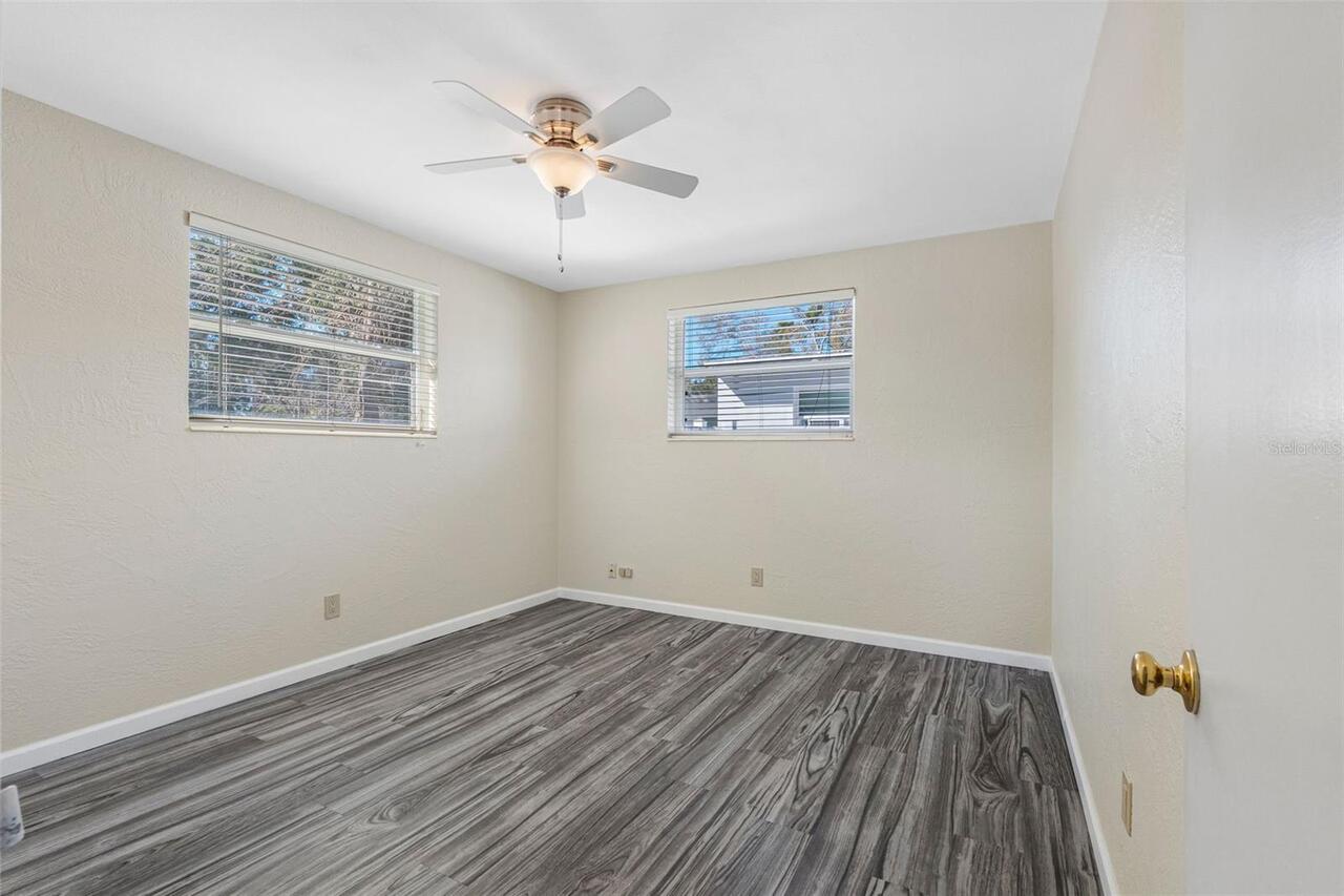 Listing Photo 14