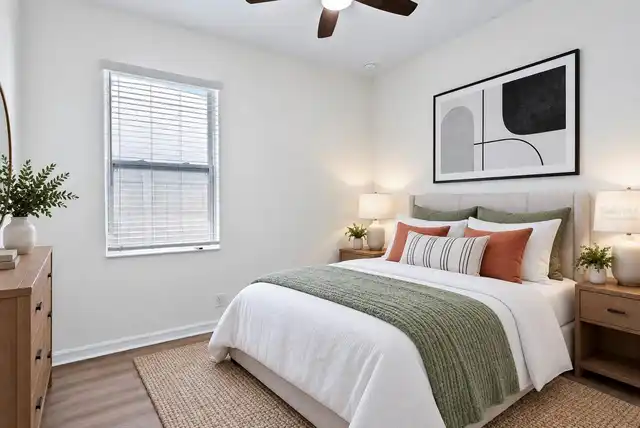 Listing Photo 12