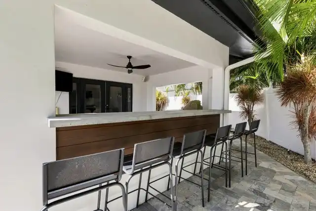 Listing Photo 10