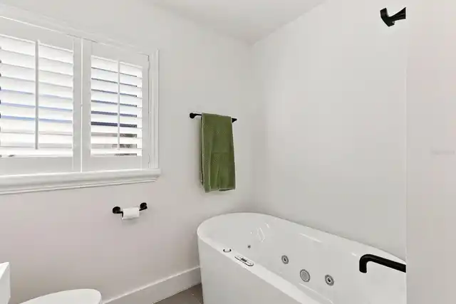 Listing Photo 34