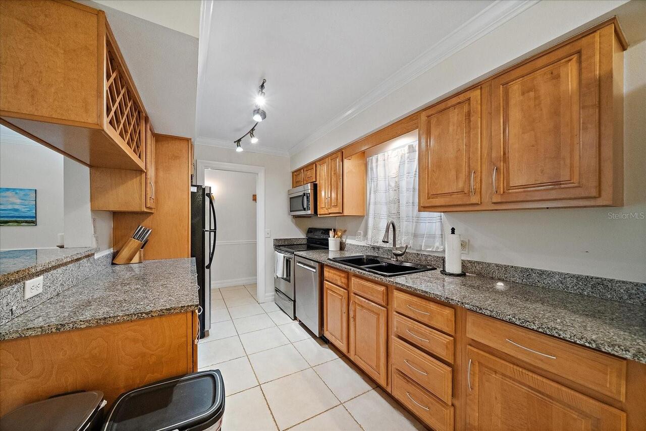 Listing Photo 12